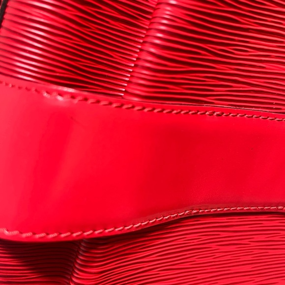 ‼️SOLD‼️Louis Vuitton Epi Leather Sac d'Epaule - Picture 14 of 16